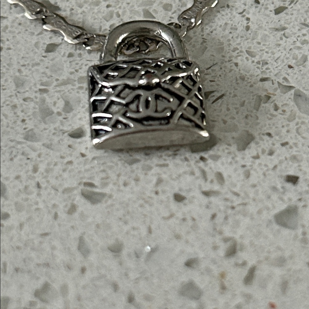 CC Quilted HandBag Silver Pendant - Picture 8 of 8